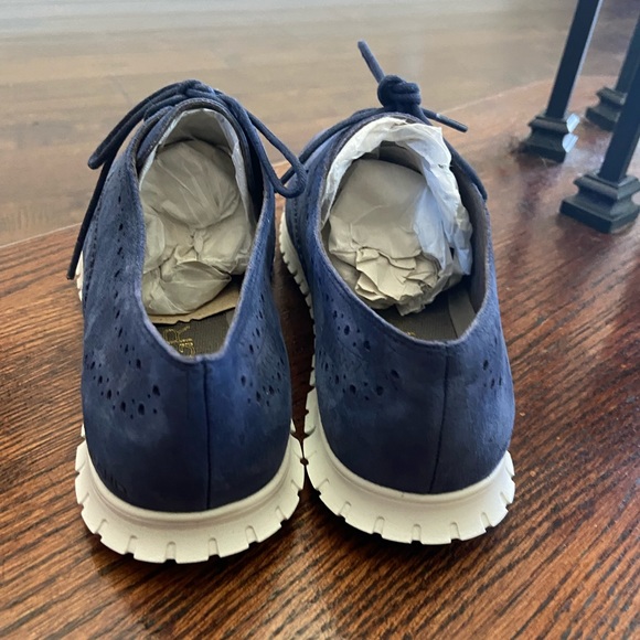Women’’s Cole Haan Navy shoes - Picture 5 of 6